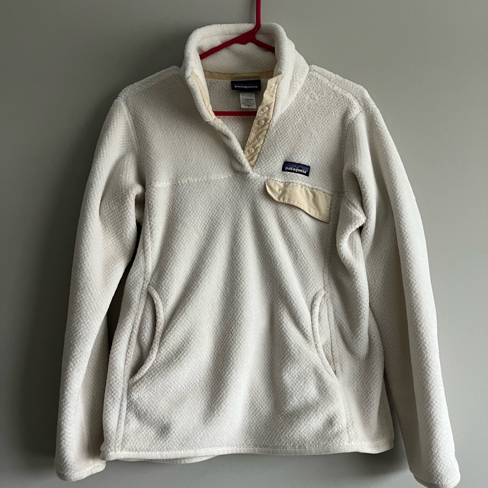 Patagonia Women’s Re-Tool Snap-T Fleece Pullover in Raw Linen - White X-Dye